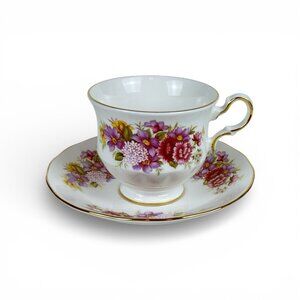 Queen Anne Bone China Footed Tea Cup & Saucer Pattern 8629